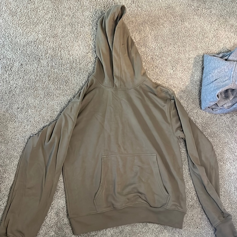 Aritzia TNA airy perfect fleece hoodie, brown, size medium